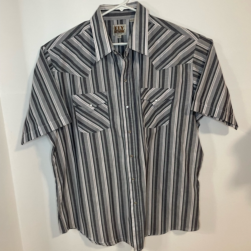 Ely Cattleman Western Shirt Size XL Short Sleeve Pearl Snap Grey White Stripes
